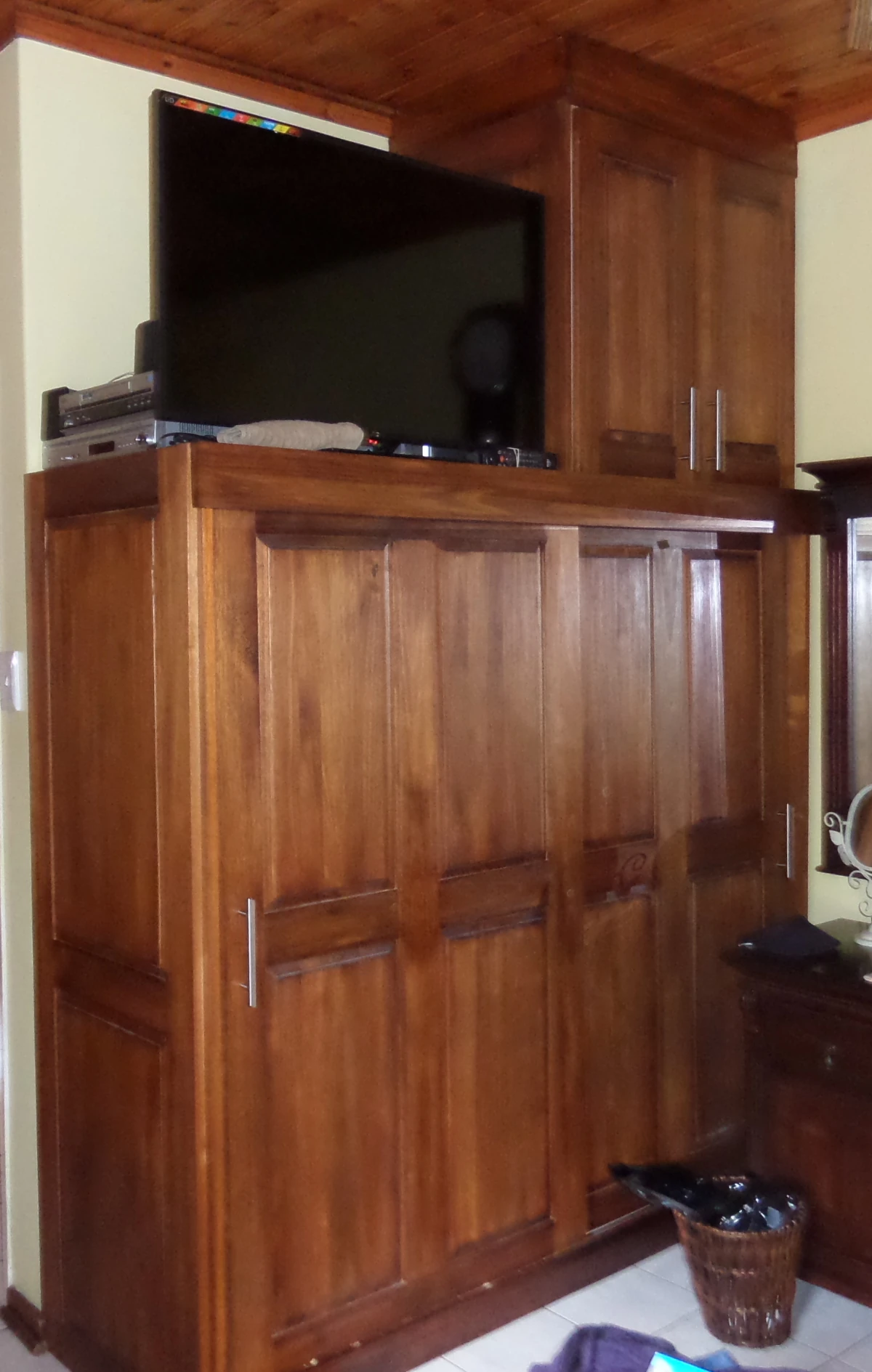 Melamine built in cupboards Pretoria East